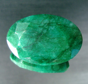 Ciri, Jenis, Dan Manfaat Batu Akik Emerald