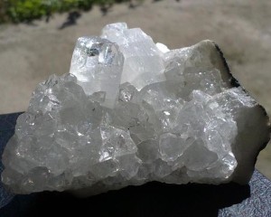Mengenal Lebih Dekat Batu Akik Es Kristal