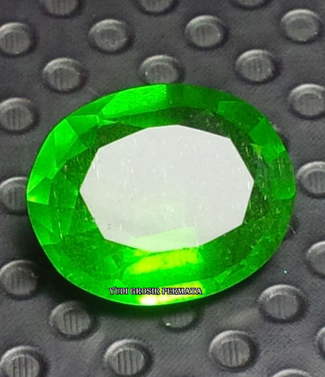 Batu Akik Emerald Cutting